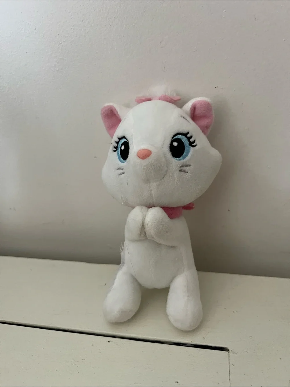 Disney Marie cat plushie with magnetic paws